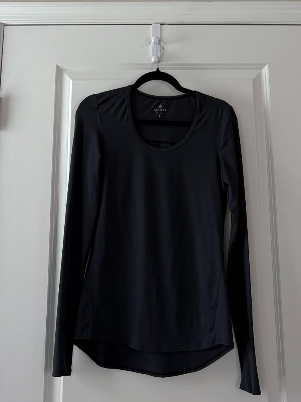 Athleta Activewear Chi Lightweight Long Sleeve Activewear Top Size Small